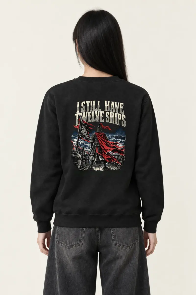 "I Still Have Twelve Ships · Admiral Yi Sun-sin 이순신" Heavy Blend Unisex Crewneck Sweatshirt