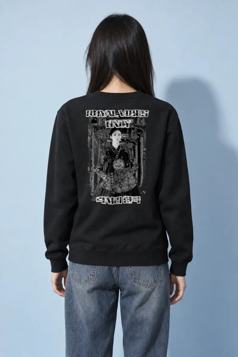 "Indoyal Experience" Heavy Blend Unisex Crewneck Sweatshirt | Gildan 18000