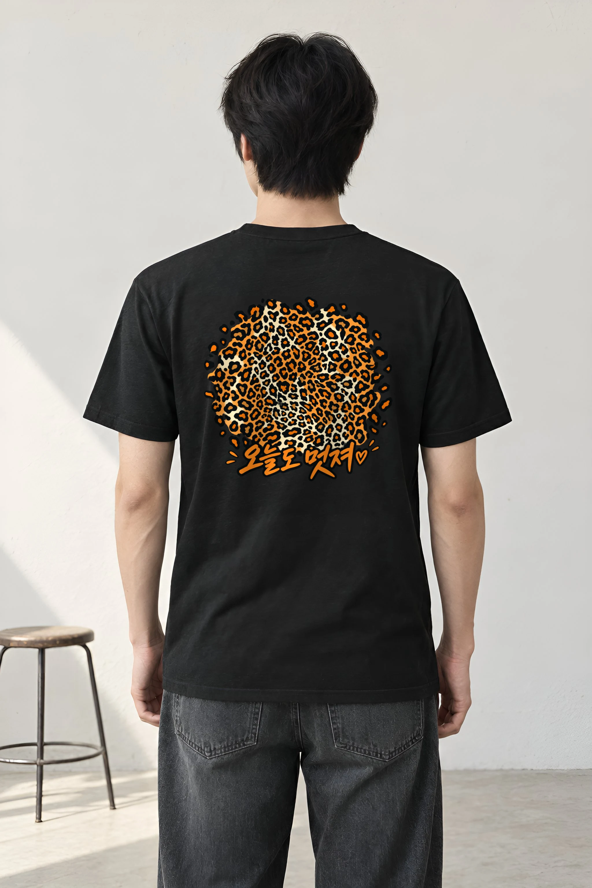 "Leopard Circle Heart" Heavyweight Unisex Crewneck T-shirt
