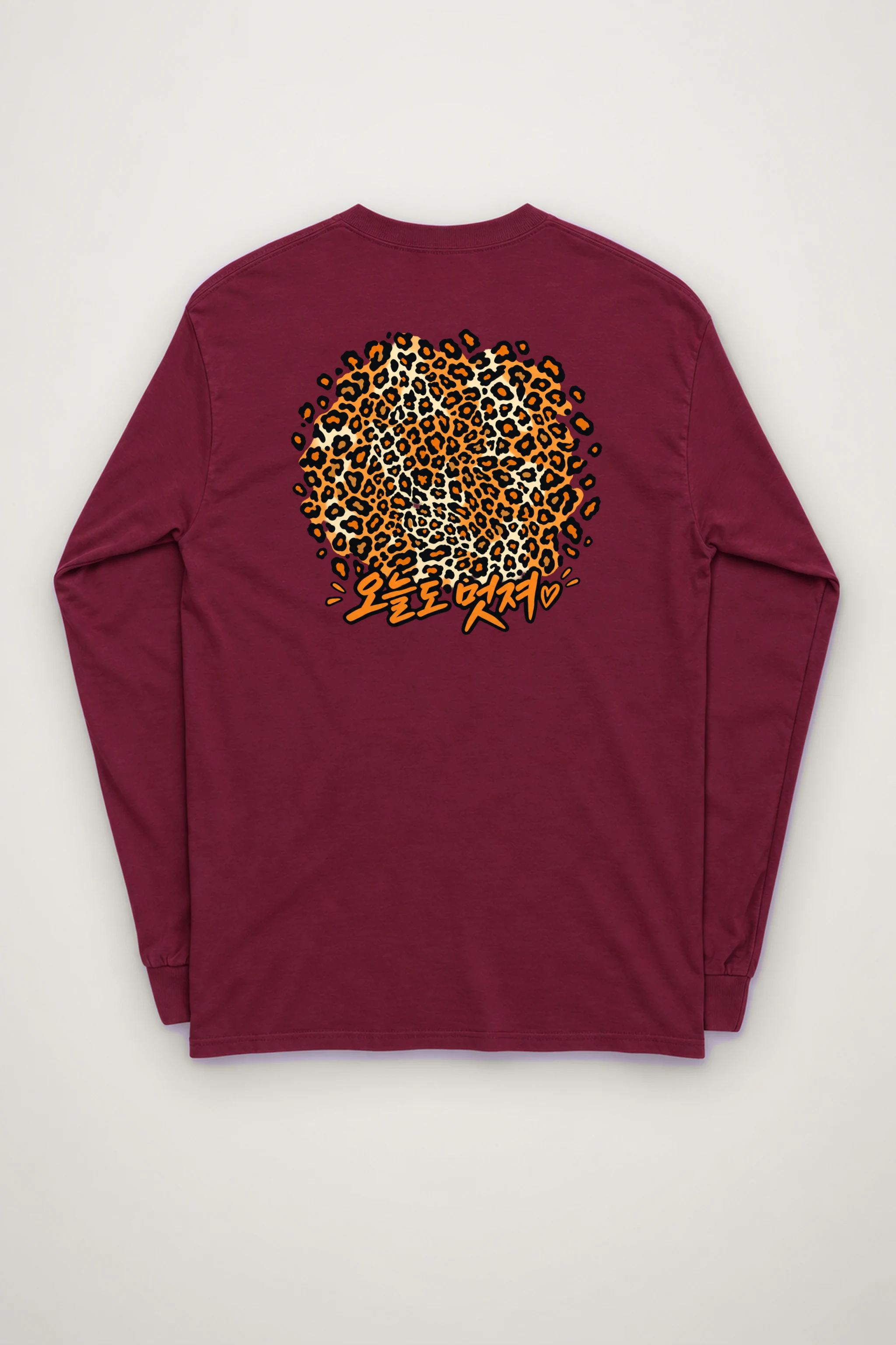 "Leopard Circle Heart" Unisex Longsleeve T-shirt