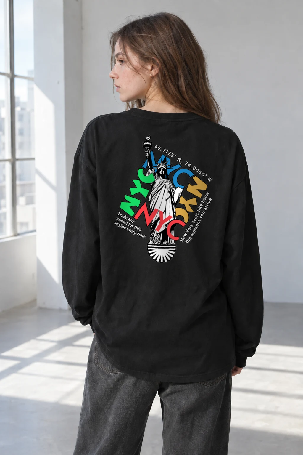 "Liberty Skyline" Unisex Longsleeve T-shirt | Gildan 2400