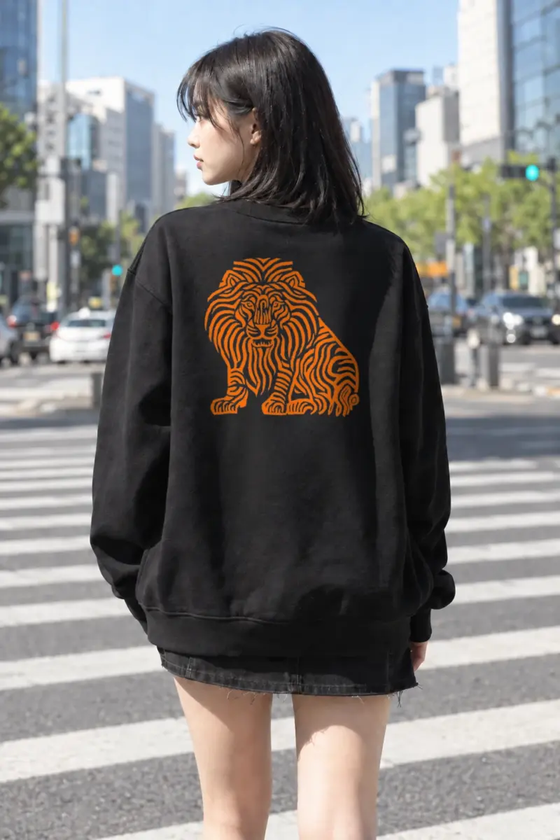 "Majestic Lion" Heavy Blend Unisex Crewneck Sweatshirt | Gildan 18000