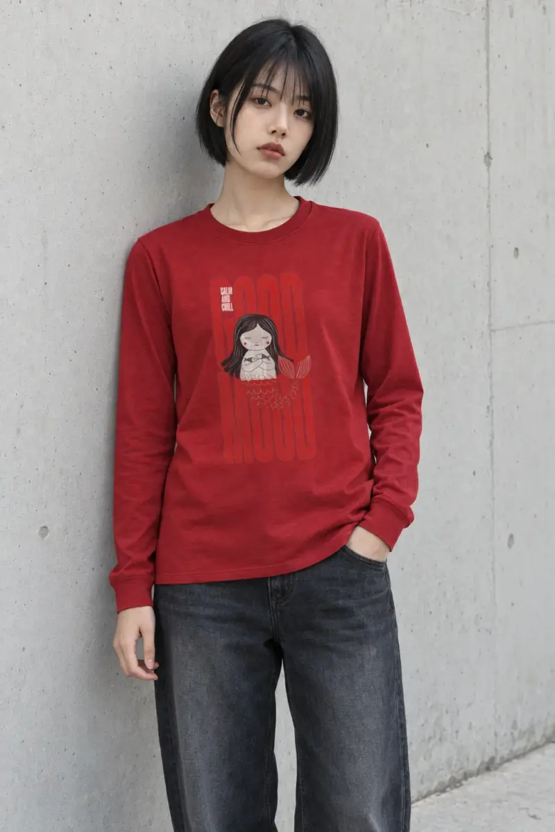 "Mermaid Holding Fish" Unisex Longsleeve T-shirt