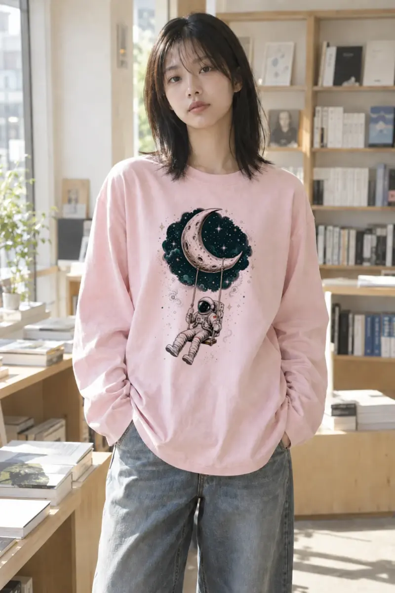 "Moon Swing Astronaut" Unisex Longsleeve T-shirt | Gildan 2400