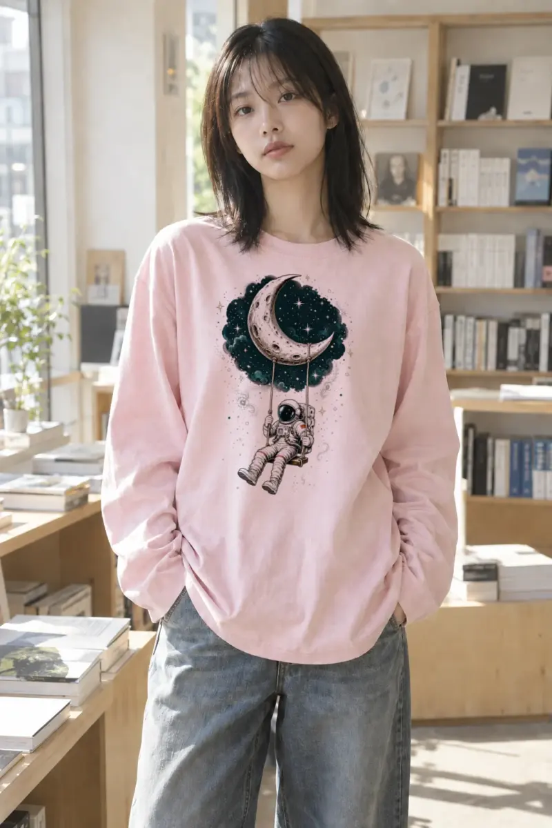 "Moon Swing Astronaut" Unisex Longsleeve T-shirt | Gildan 2400