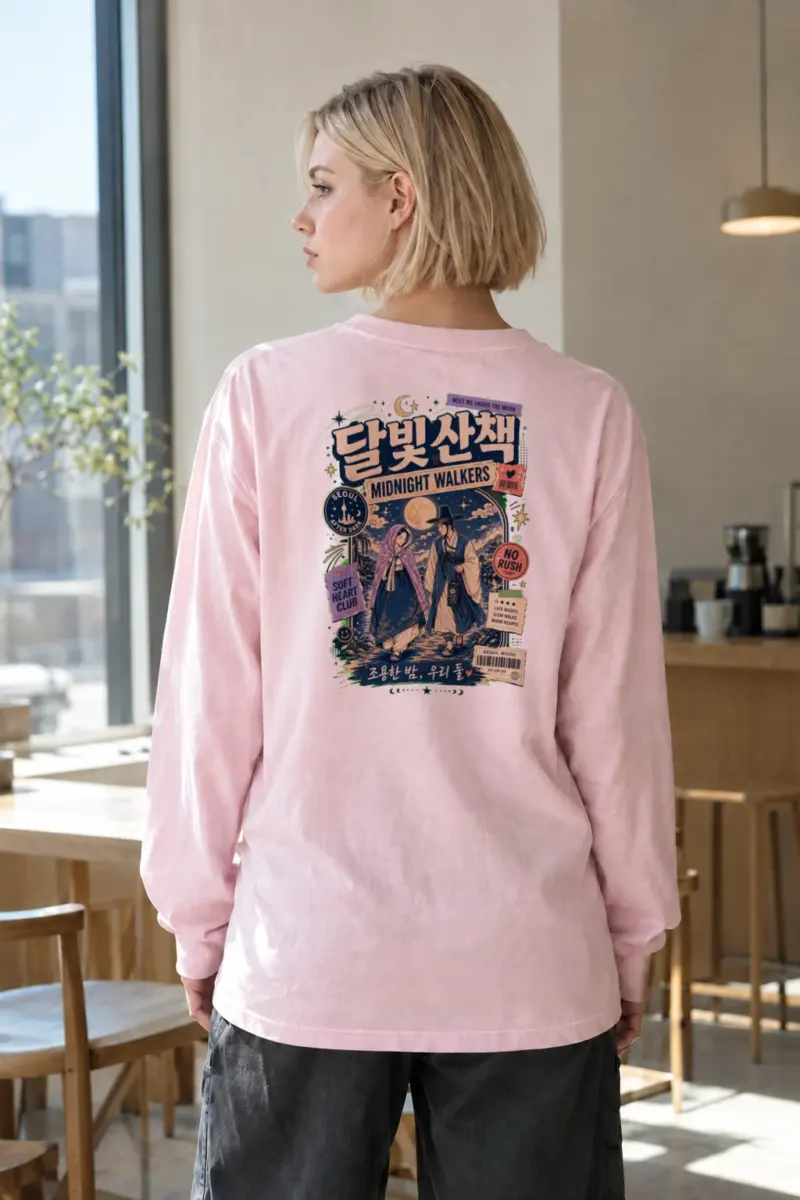 “Moonlit Seoul Walk” Unisex Longsleeve T-shirt | Gildan 2400