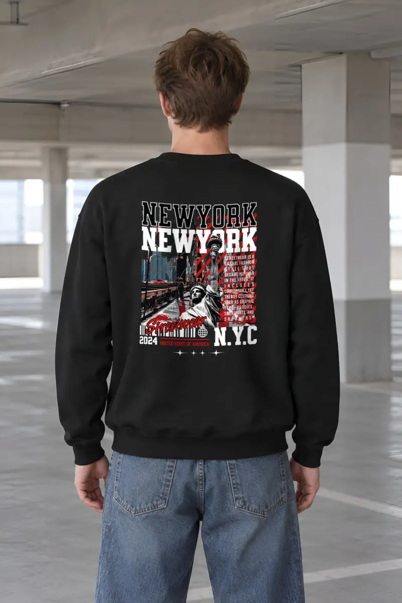 "New York Streetwear" Heavy Blend Unisex Crewneck Sweatshirt
