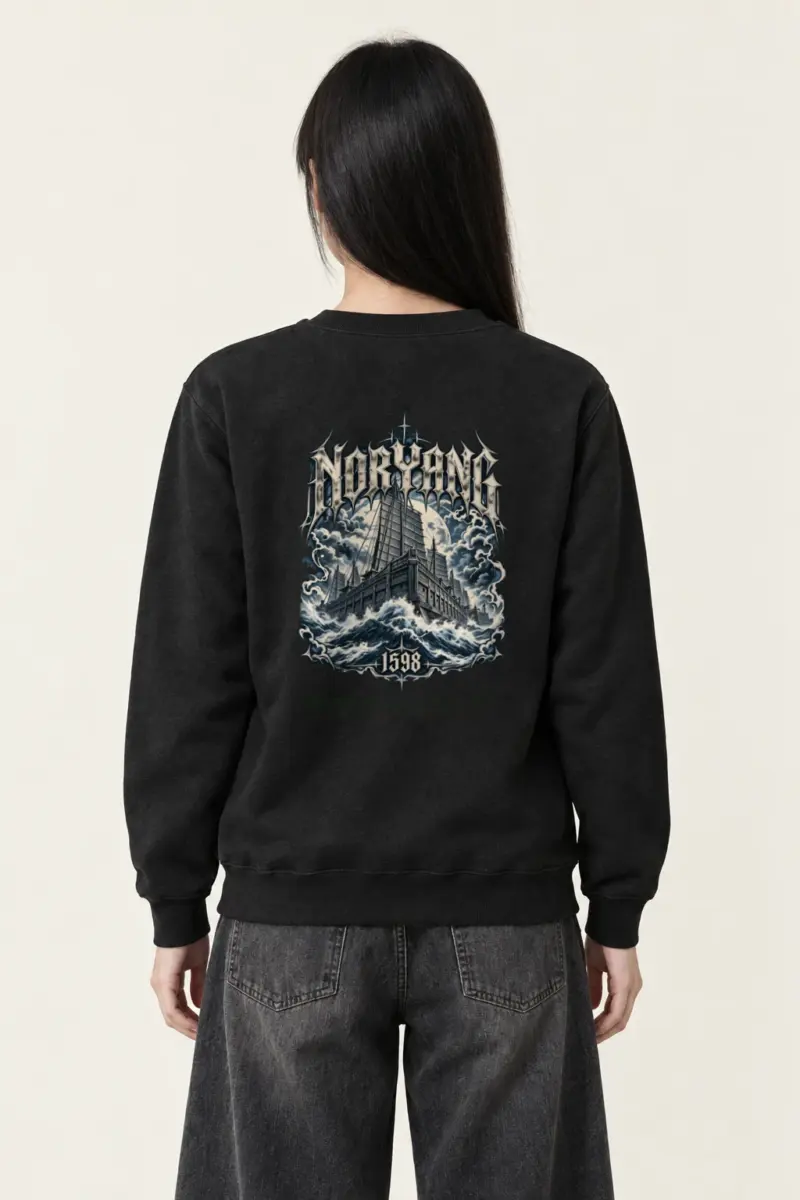 "Noryang 1598 · Admiral Yi Sun-sin 이순신" Heavy Blend Unisex Crewneck Sweatshirt