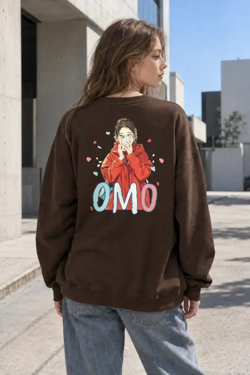 "Omo Selfie Girl" Heavy Blend Unisex Crewneck Sweatshirt | Gildan 18000