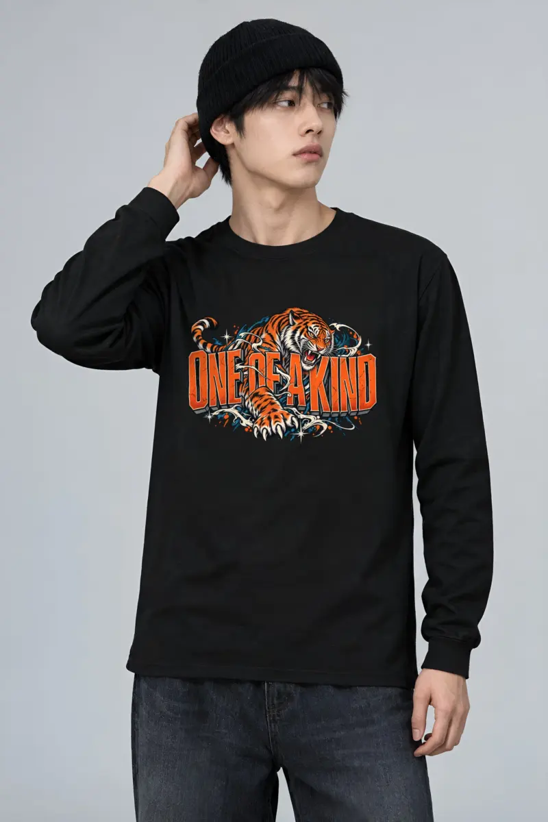 "Lunging Tiger Letter Longsleeve" Unisex Longsleeve T-shirt