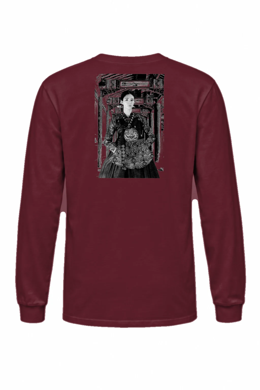 "Ornate Courtyard Muse" Unisex Longsleeve T-shirt | Gildan 2400