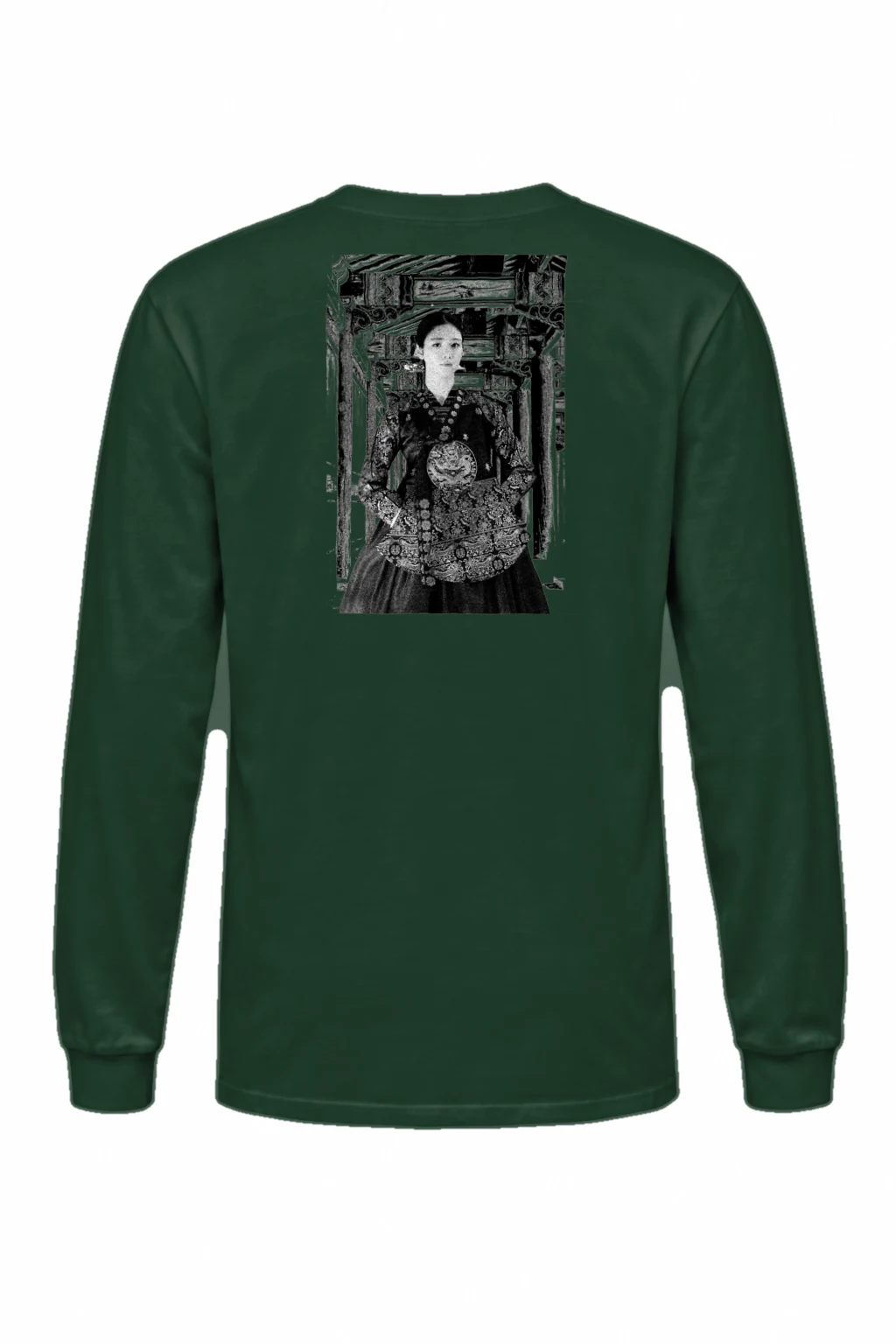 "Ornate Courtyard Muse" Unisex Longsleeve T-shirt | Gildan 2400