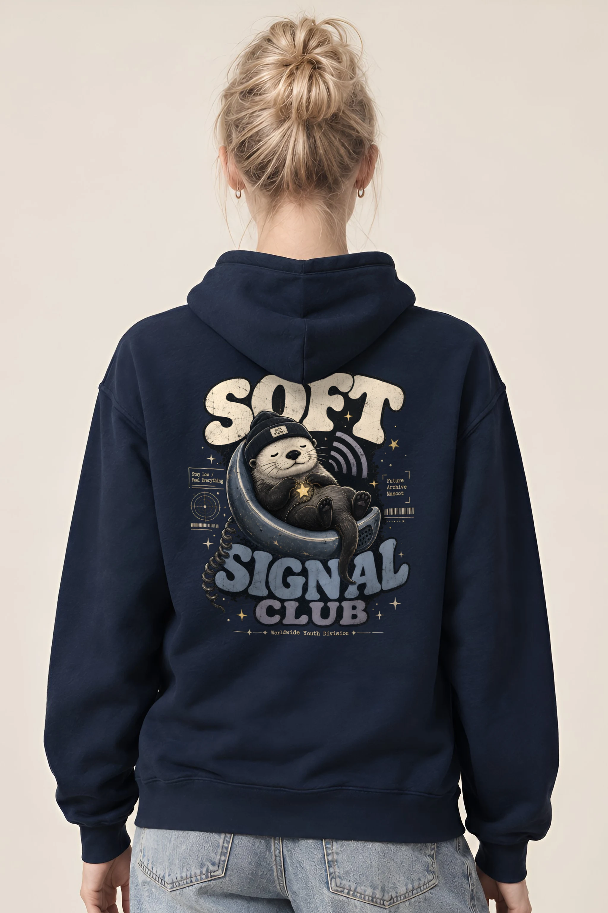 "Otter With Headphones" Heavy Blend Unisex Pullover Hoodie