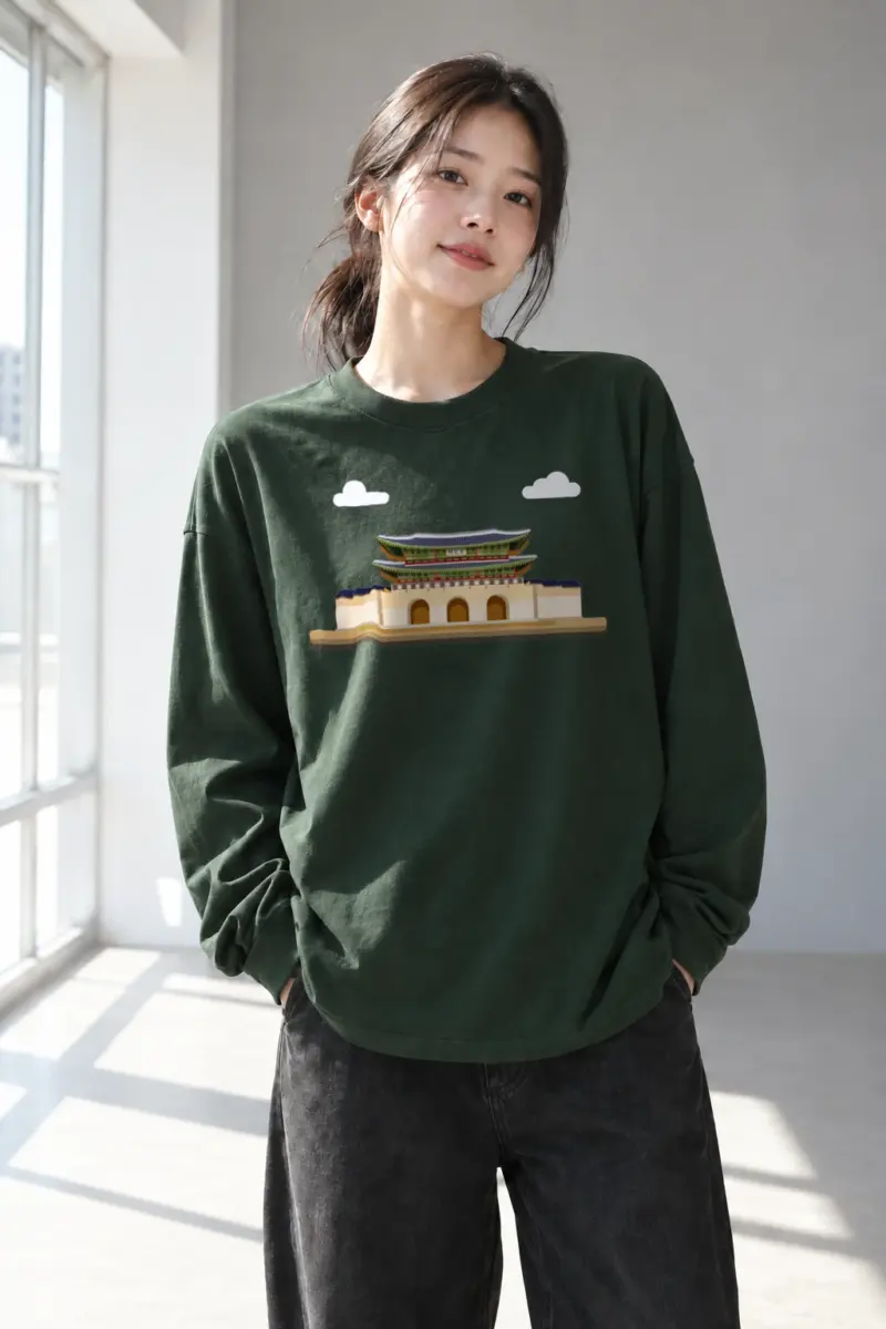 “Palace Gate” Unisex Longsleeve T-shirt | Gildan 2400