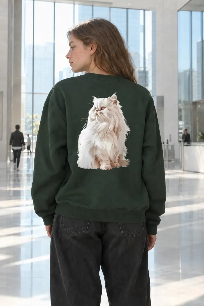 “Persian Cat Portrait” Heavy Blend Unisex Crewneck Sweatshirt | Gildan 18000