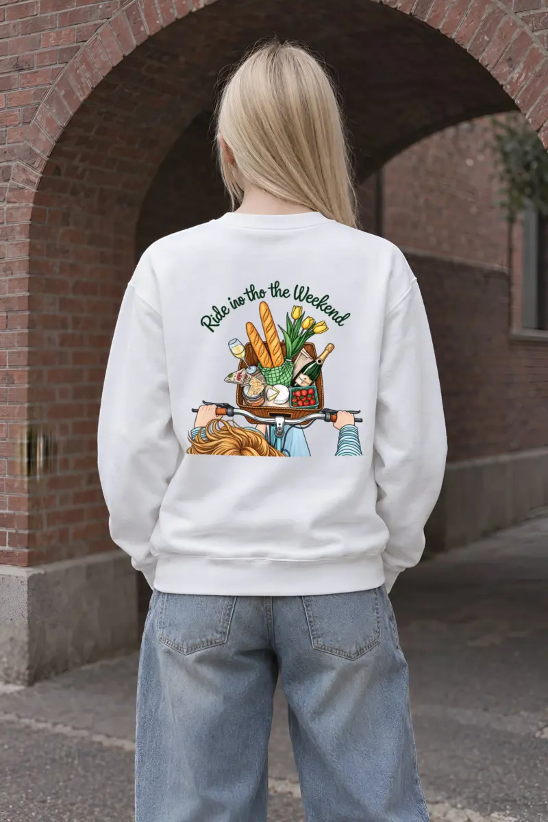 "Picnic Bicycle Basket" Heavy Blend Unisex Crewneck Sweatshirt