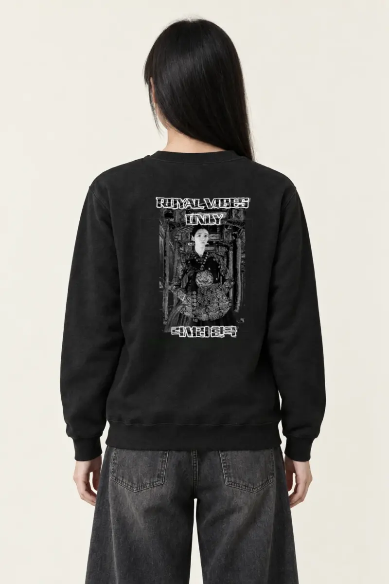 "Royal Vibes Only" Heavy Blend Unisex Crewneck Sweatshirt