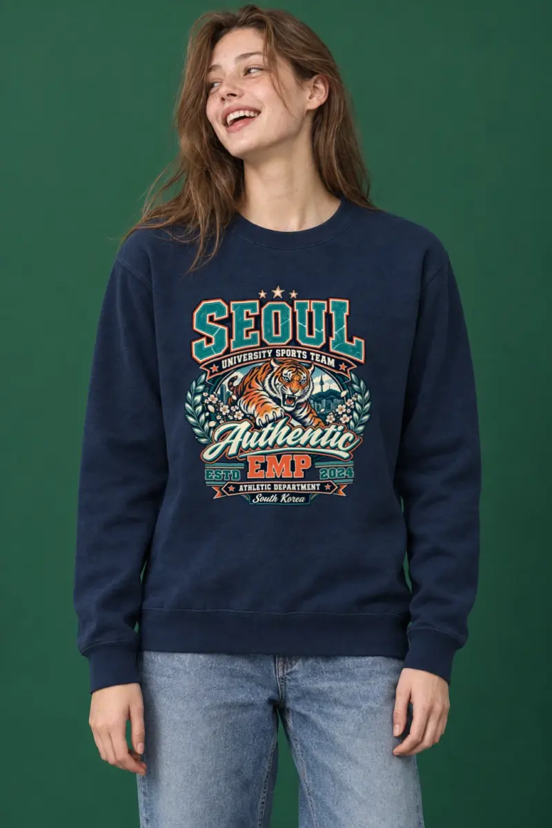 "Seoul University Sports Team" Heavy Blend Unisex Crewneck Sweatshirt