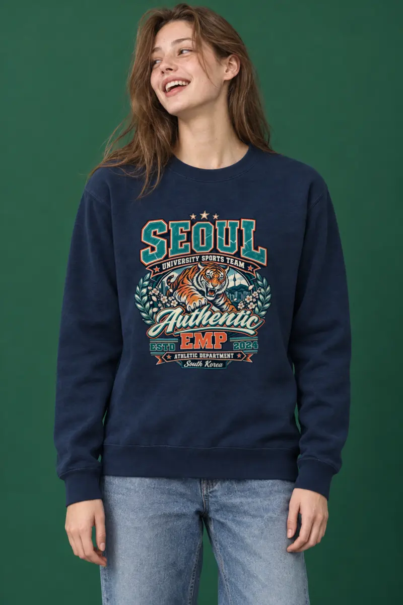 "Seoul University Sports Team" Heavy Blend Unisex Crewneck Sweatshirt