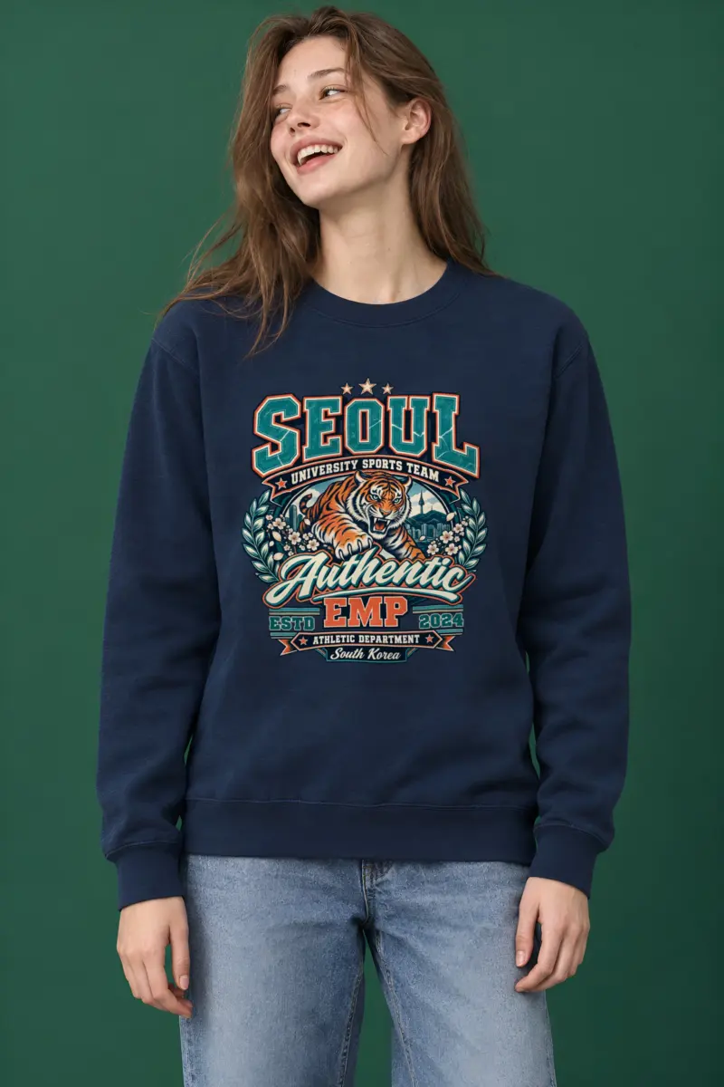 "Seoul University Sports Team" Heavy Blend Unisex Crewneck Sweatshirt