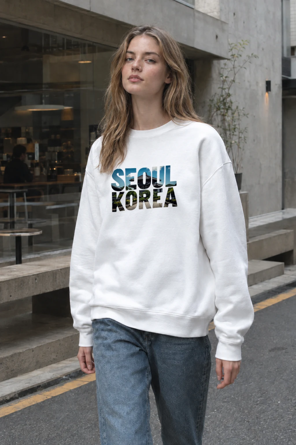 "Seoul Korea Palace" Heavy Blend Unisex Crewneck Sweatshirt | Gildan 18000