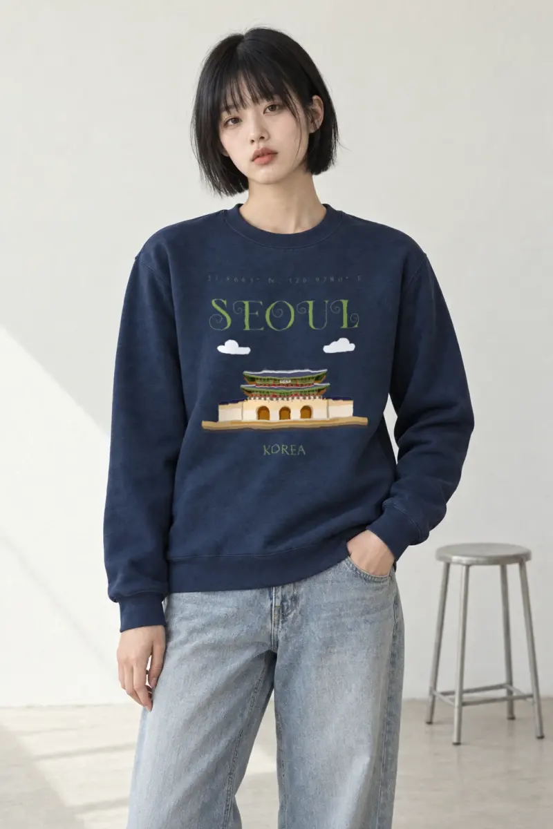 "Seoul Palace Gate" Heavy Blend Unisex Crewneck Sweatshirt
