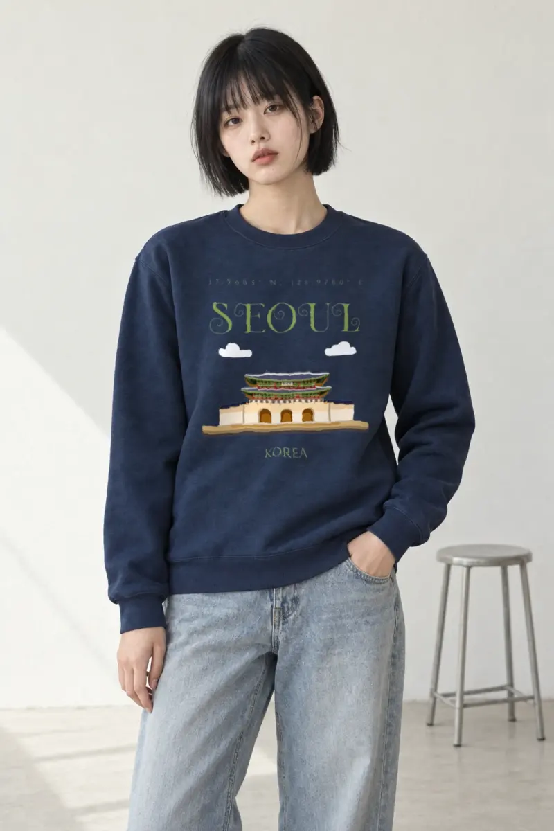 "Seoul Palace Gate" Heavy Blend Unisex Crewneck Sweatshirt | Gildan 18000
