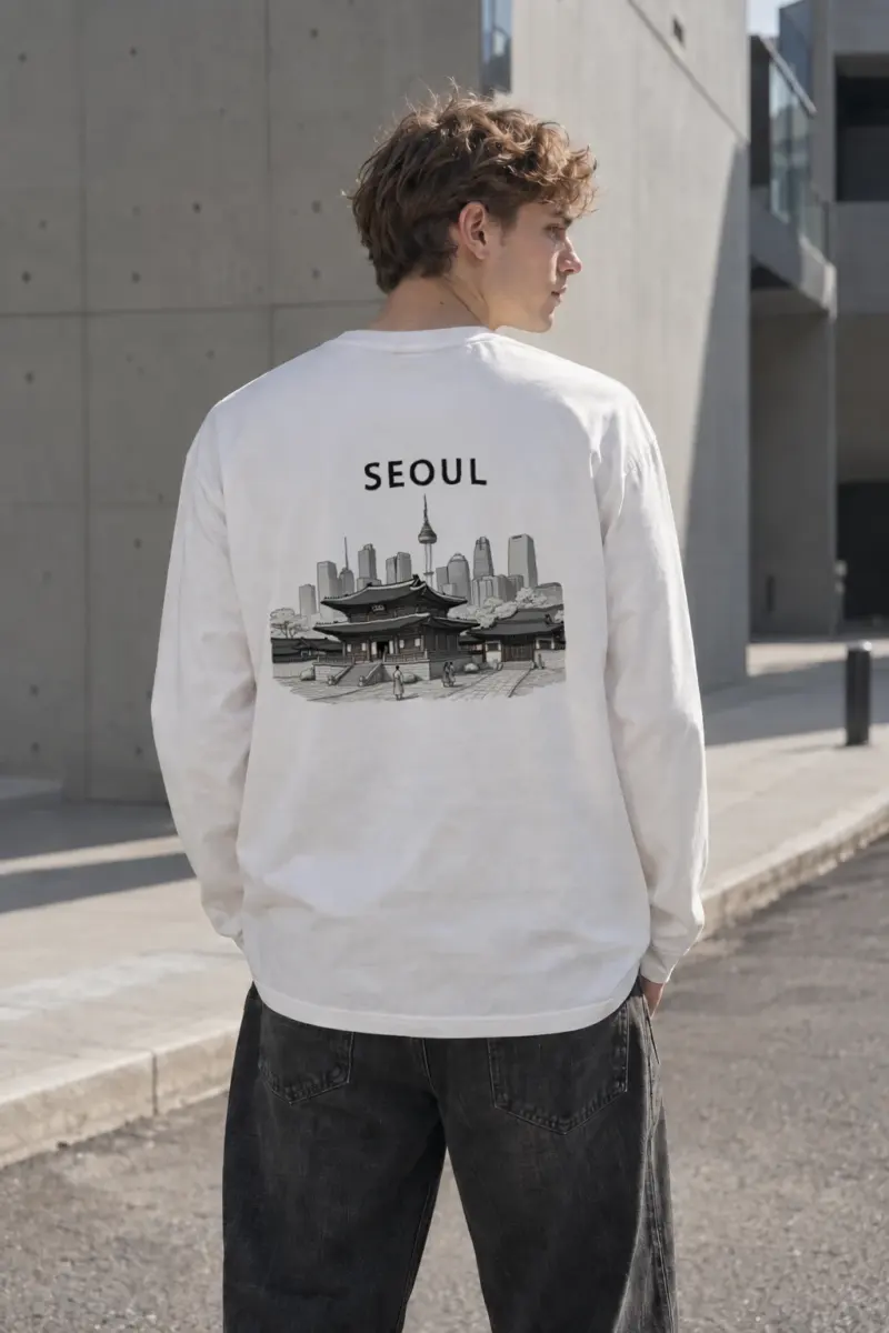 "Seoul Palace Skyline" Unisex Longsleeve T-shirt | Gildan 2400