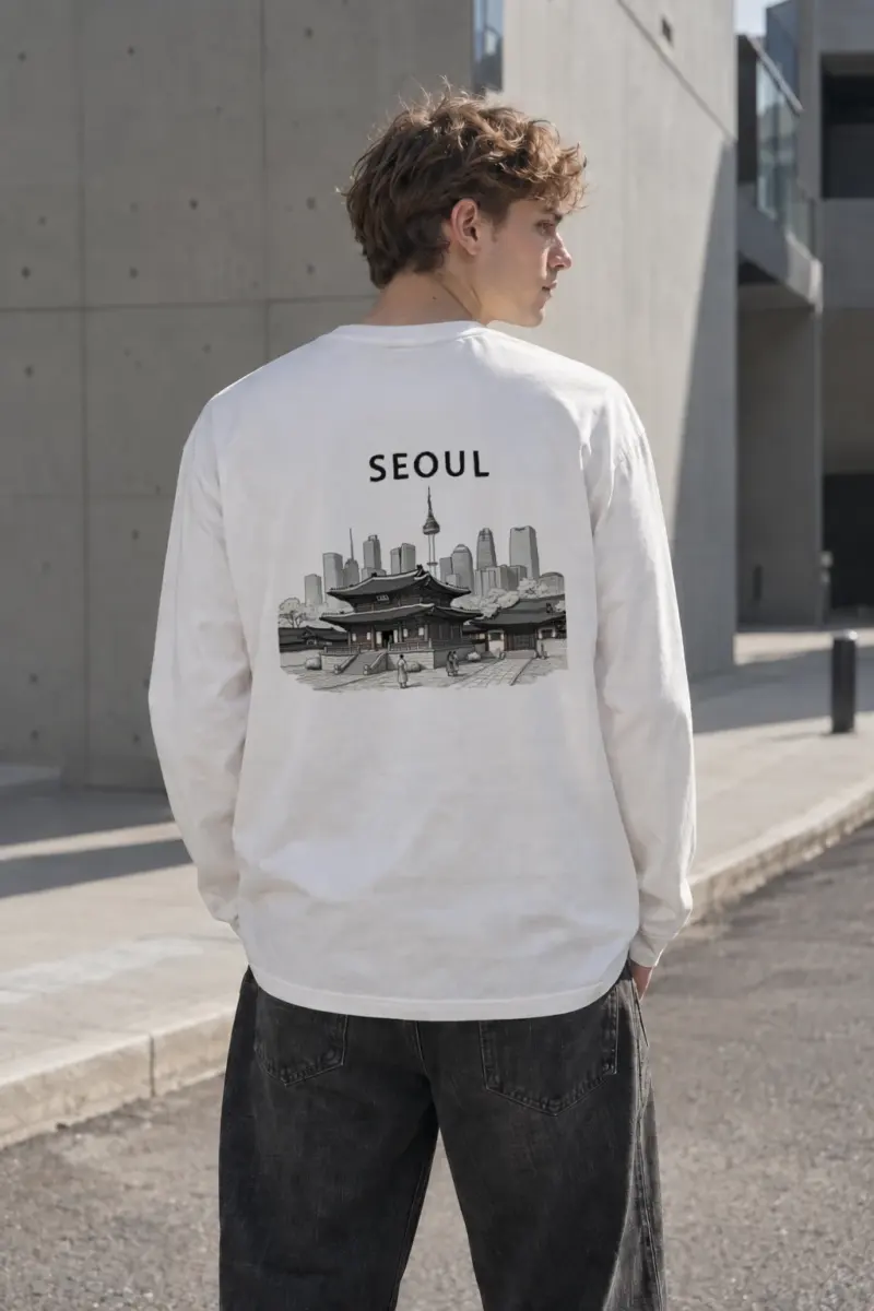 "Seoul Palace Skyline" Unisex Longsleeve T-shirt | Gildan 2400