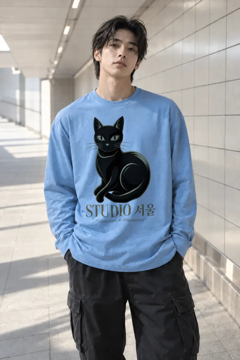 “Studio Seoul Cat” Unisex Longsleeve T-shirt | Gildan 2400
