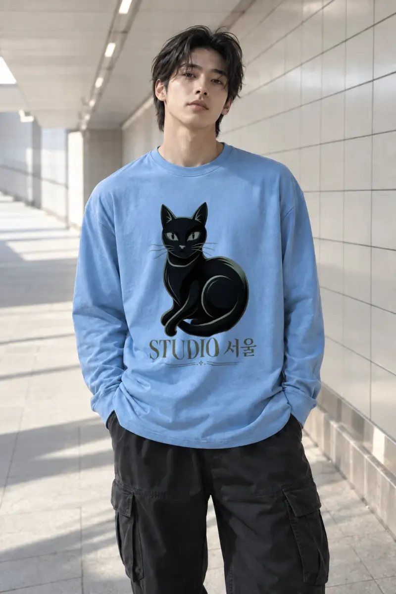 "Studio Seoul Cat" Unisex Longsleeve T-shirt | Gildan 2400