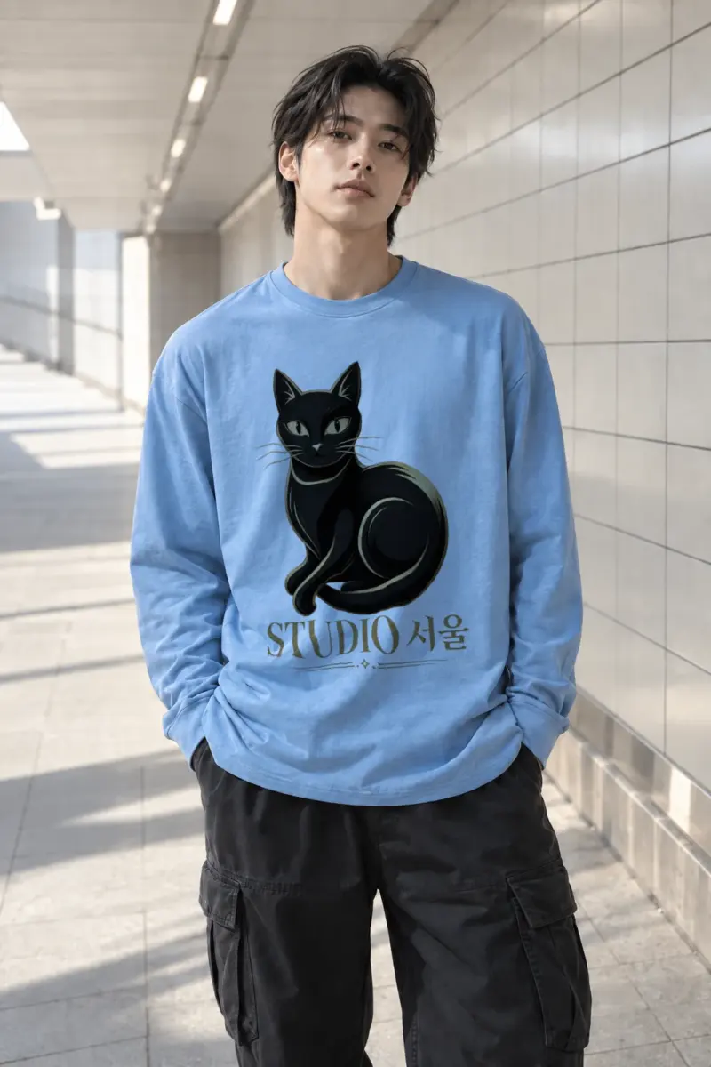 "Studio Seoul Cat" Unisex Longsleeve T-shirt | Gildan 2400