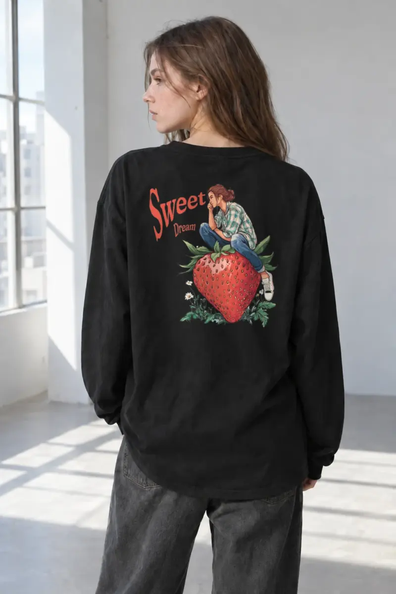 "Sweet Dream Strawberry" Unisex Longsleeve T-shirt | Gildan 2400