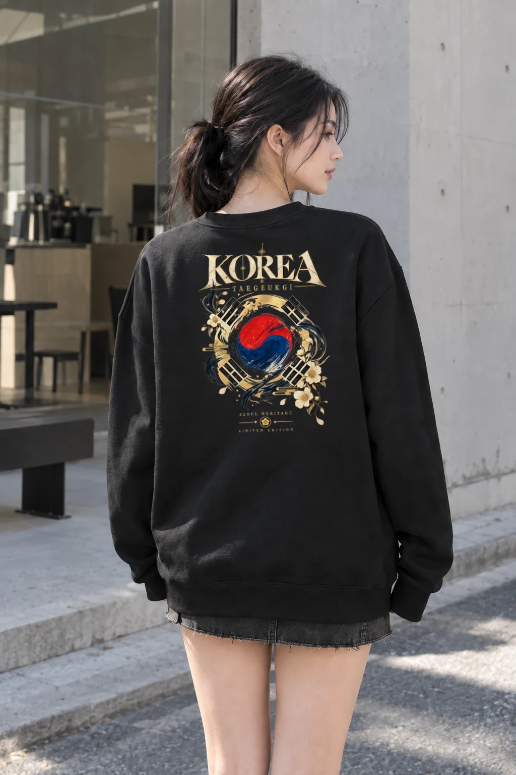 "Taegukgi Seoul Heritage" Heavy Blend Unisex Crewneck Sweatshirt | Gildan 18000