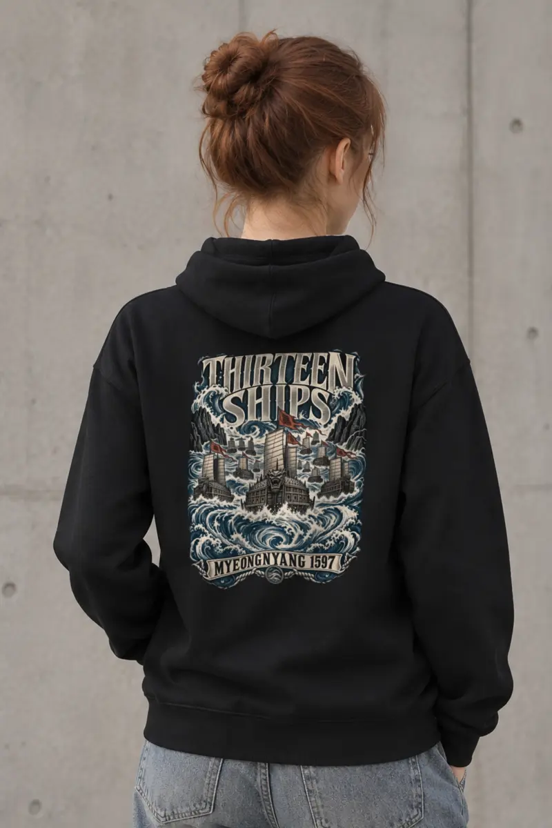 "Thirteen Ships Myeongnyang 1597 · Admiral Yi Sun-sin 이순신" Heavy Blend Unisex Pullover Hoodie