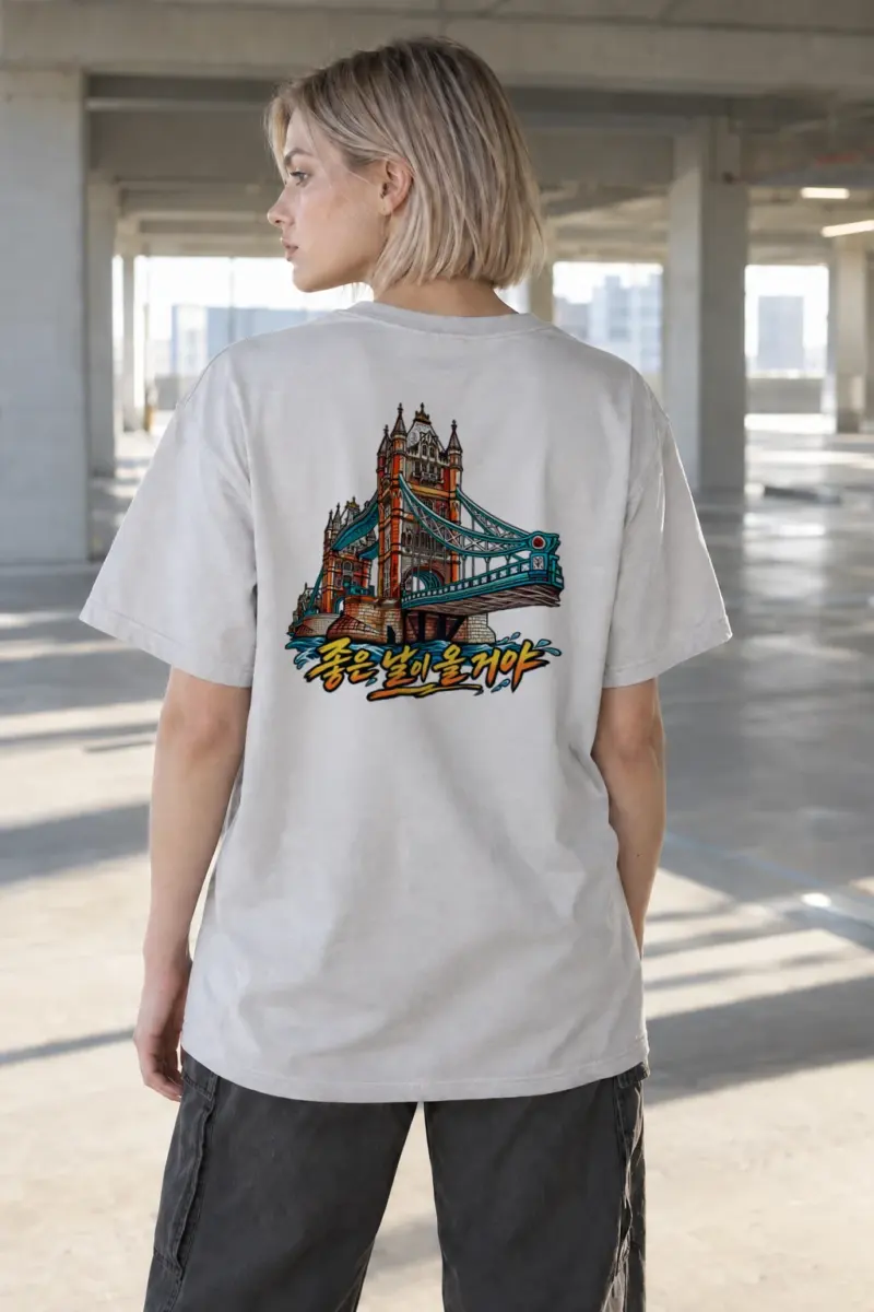 "Tower Bridge Comic" Heavyweight Unisex Crewneck T-shirt | Gildan 5000