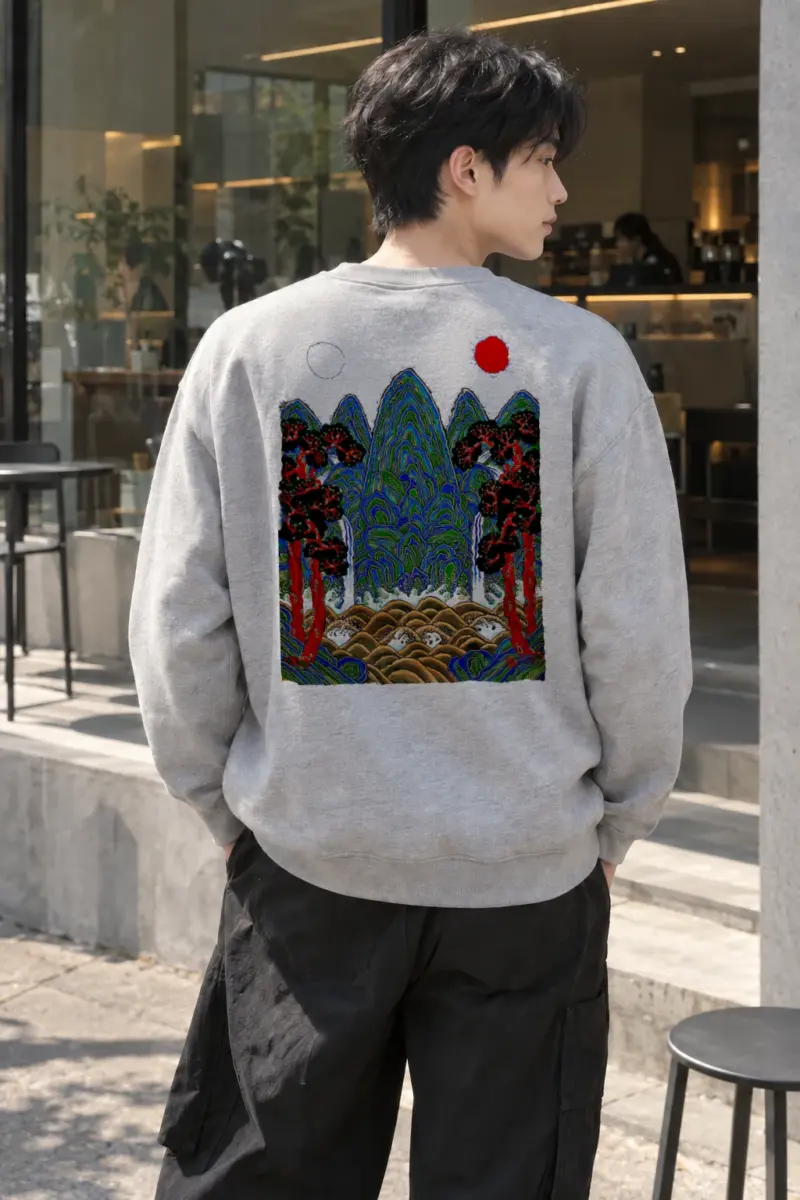 "Twin Sun Highlands" Heavy Blend Unisex Crewneck Sweatshirt | Gildan 18000