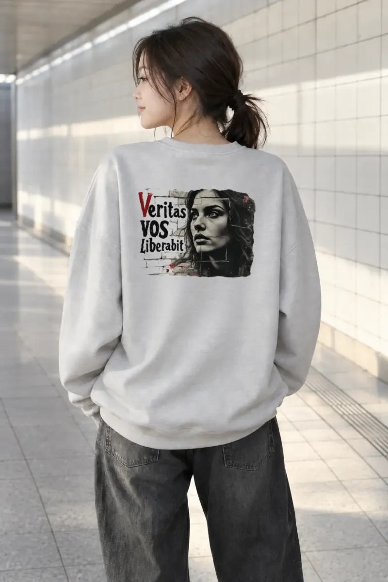 "Veritas Portrait" Heavy Blend Unisex Crewneck Sweatshirt | Gildan 18000