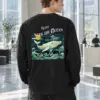 "Whale Fly With Waves" Unisex Longsleeve T-shirt | Gildan 2400