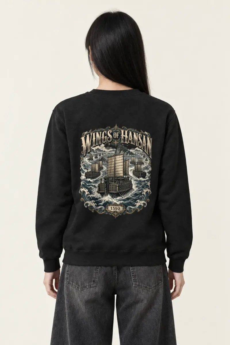 “Wings of Hansan · Admiral Yi Sun-sin 이순신” Heavy Blend Unisex Crewneck Sweatshirt