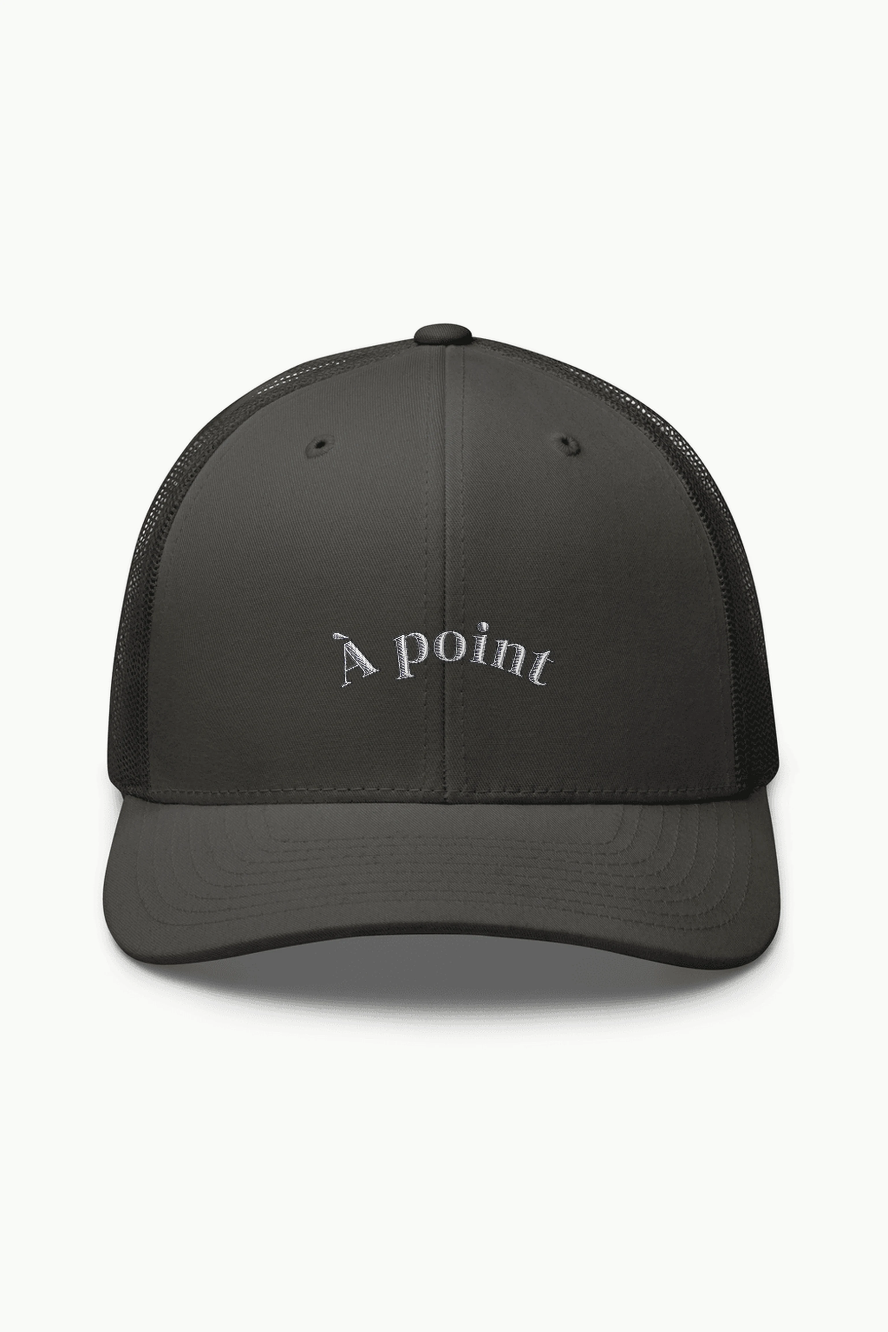 "À point" Retro Trucker Cap · Embroidered