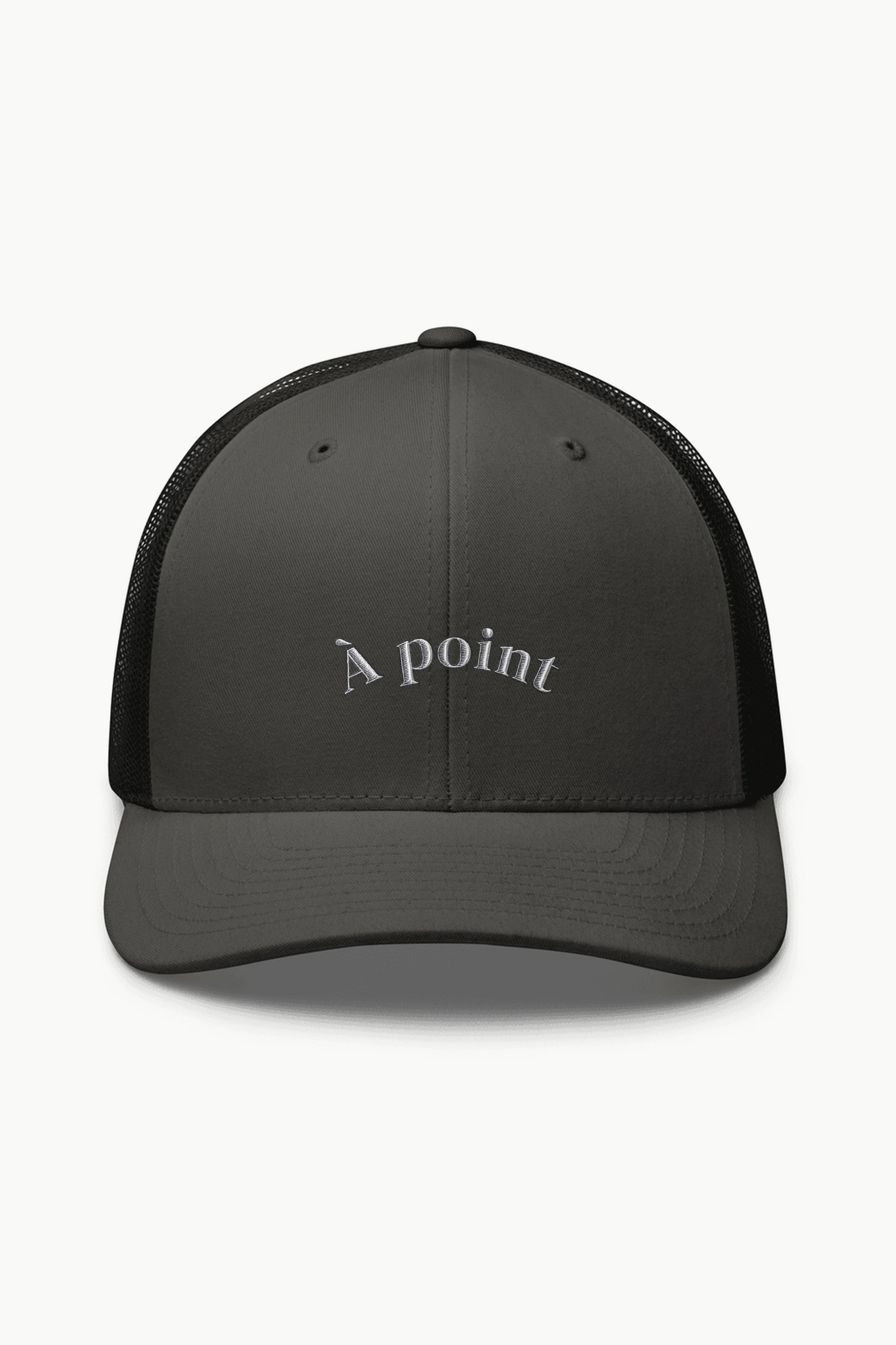 "À point" Retro Trucker Cap · Embroidered