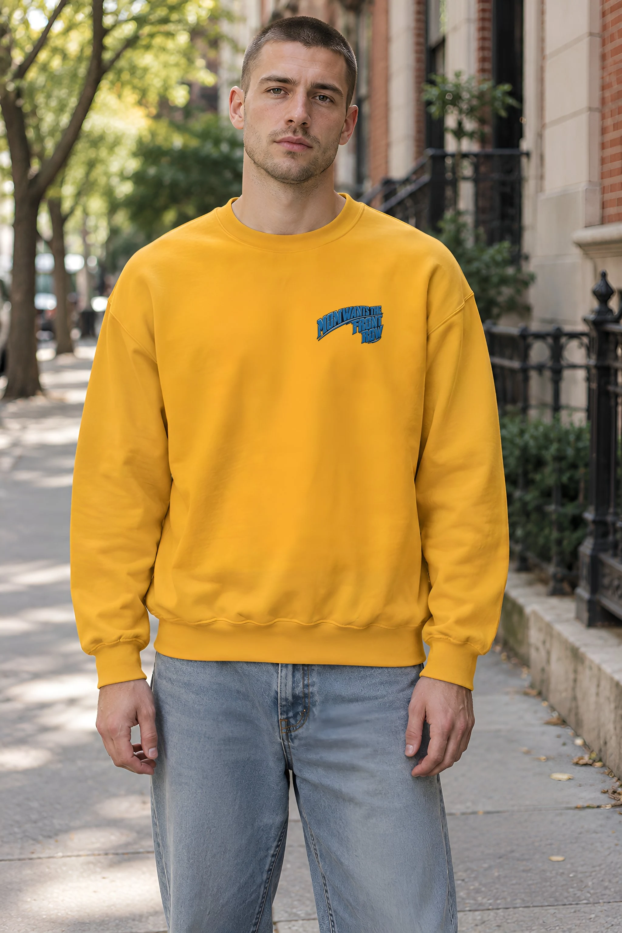 "Mom Wants The Front Row" Heavy Blend Unisex Crewneck Sweatshirt