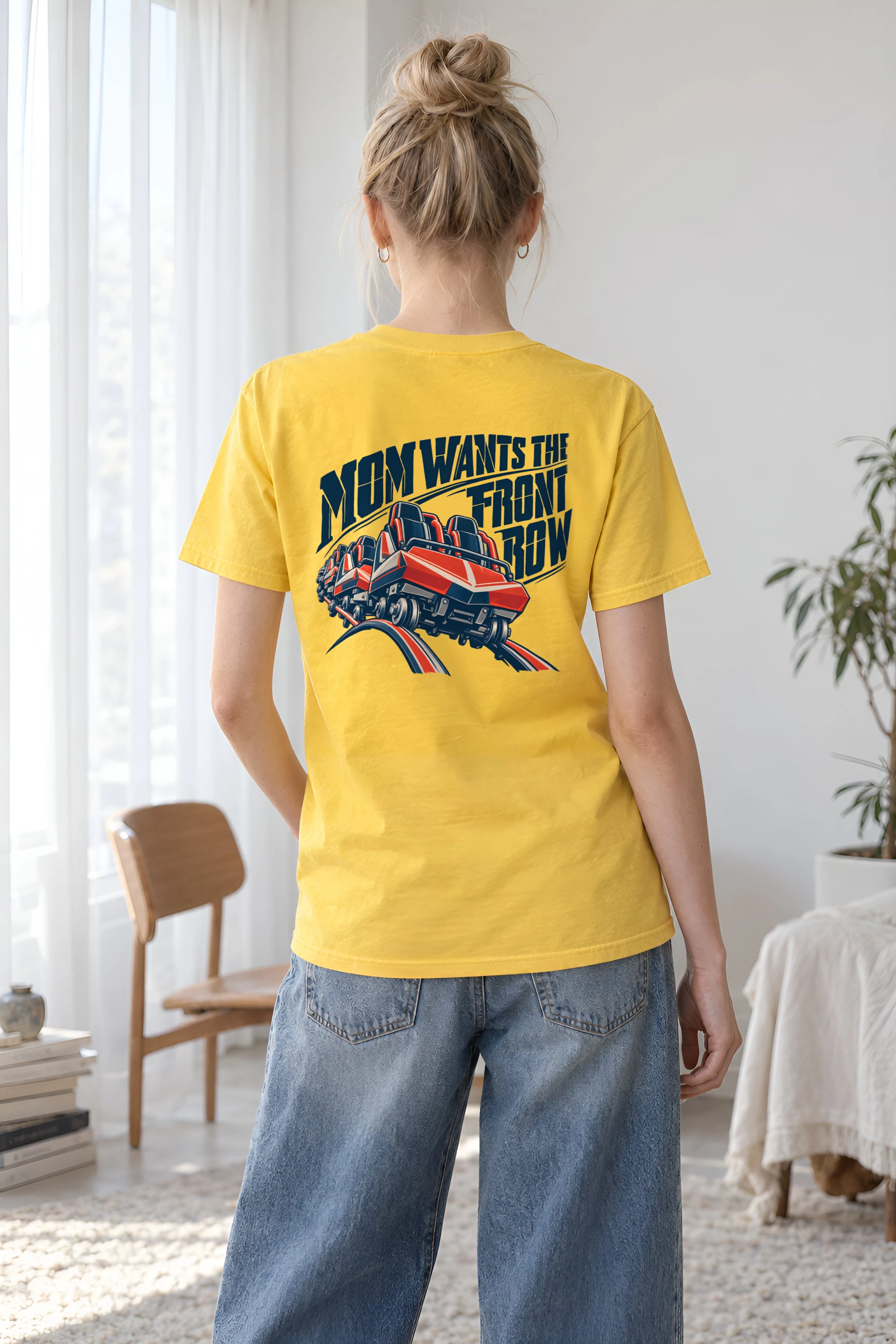 "Mom Wants the Front Row" Heavyweight Unisex Crewneck T-shirt