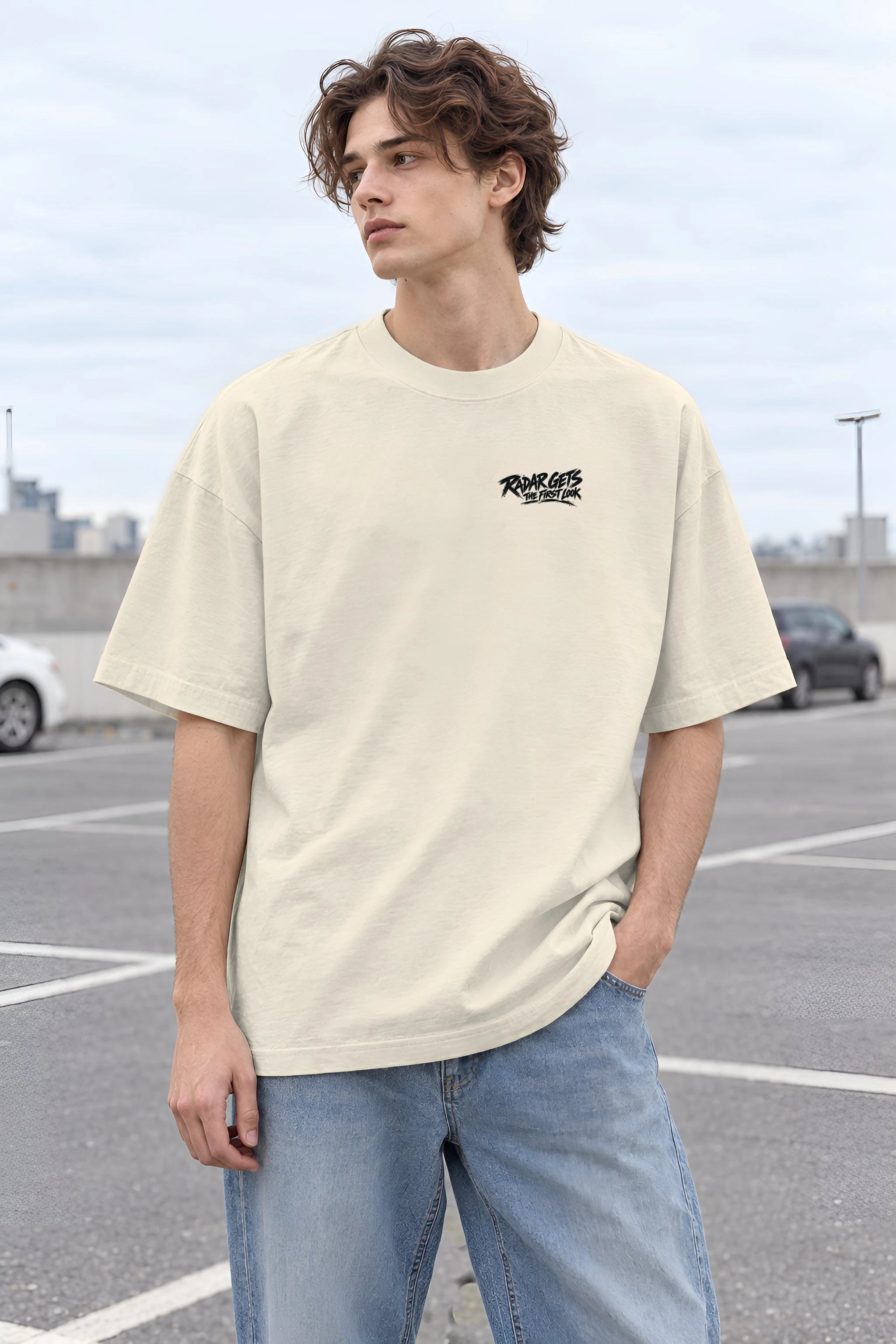 "Radar Gets the First Look" Men's Oversized Heavyweight Crewneck T-Shirt