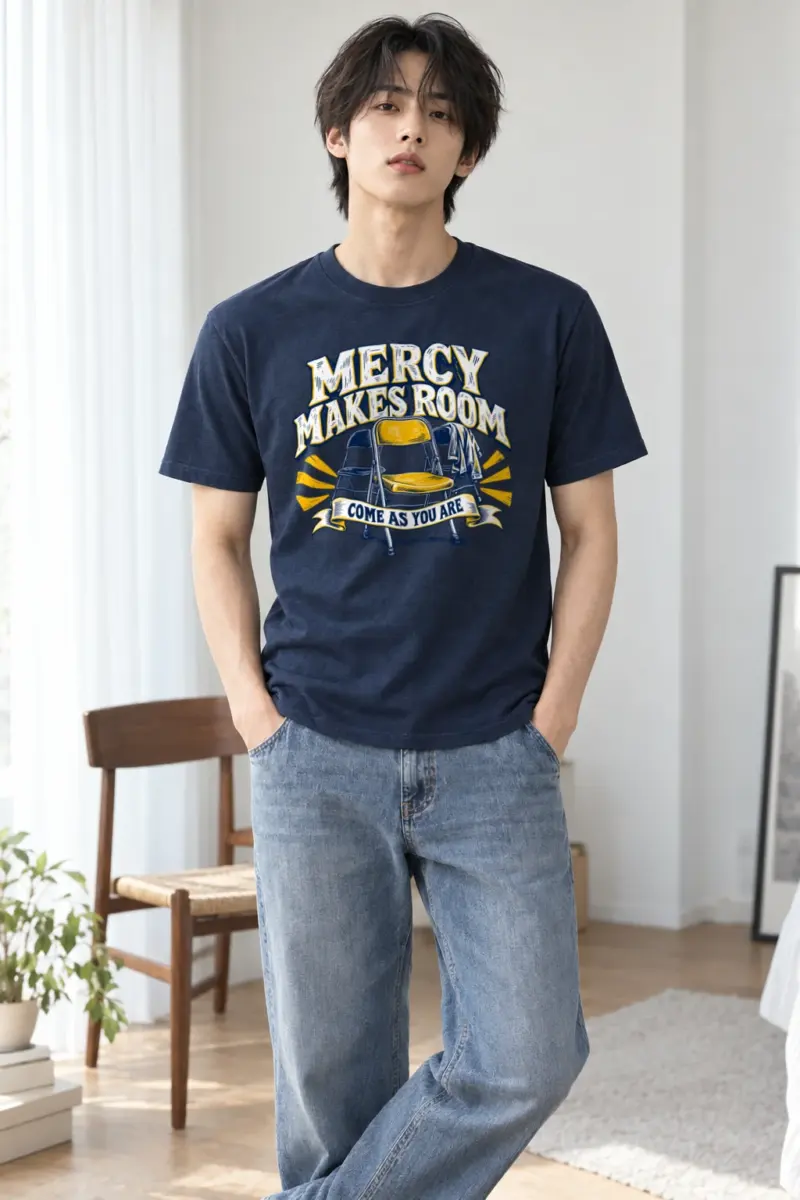 "Sunburst Welcome Chairs" Heavyweight Unisex Crewneck T-shirt