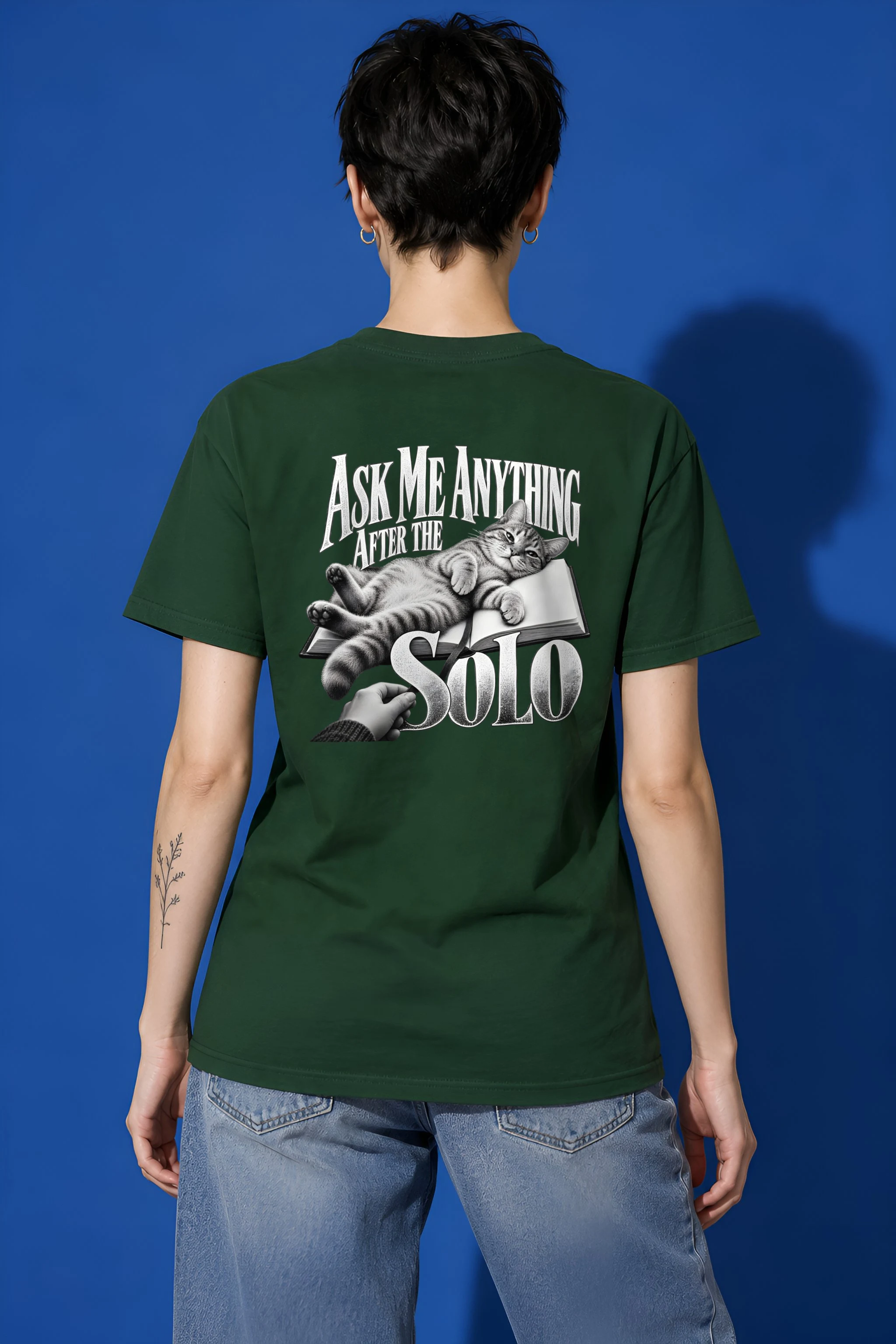 "Tabby Cat on Open Book" Heavyweight Unisex Crewneck T-shirt